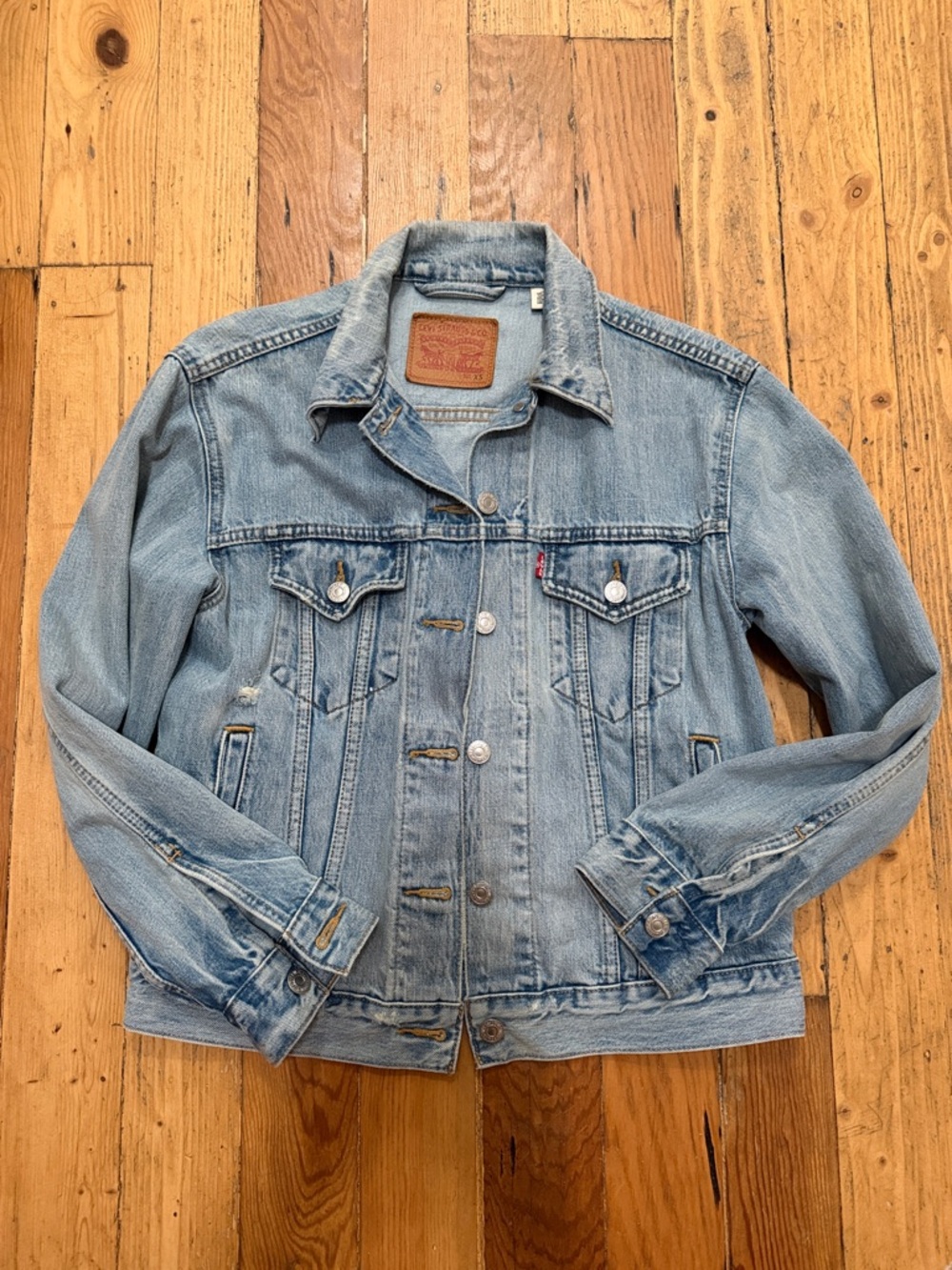 Levi's Light Wash Denim Trucker Jacket - women’s xs cotton